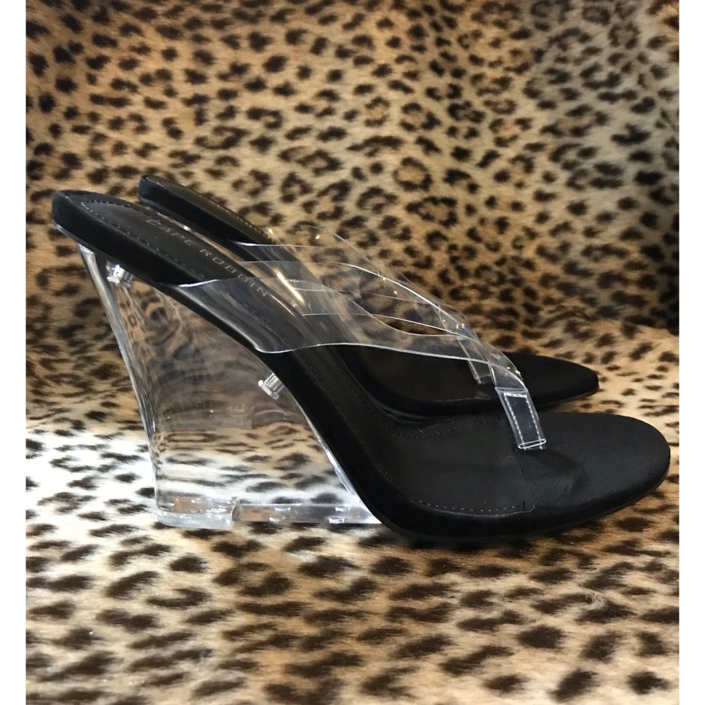 Cape Robbin Heeled Sandals - Picture 2 of 6
